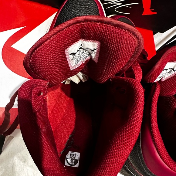 Jordan 1s Team Red Mid size 8.5 men’s - Picture 7 of 7